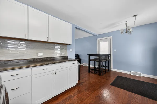 $235,000 | 1306 North 1st Street, DeKalb, IL 60115