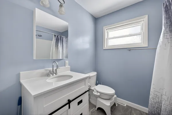 $235,000 | 1306 North 1st Street, DeKalb, IL 60115