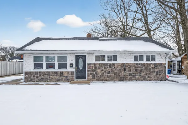 $235,000 | 1306 North 1st Street, DeKalb, IL 60115