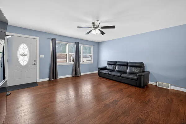 $235,000 | 1306 North 1st Street, DeKalb, IL 60115