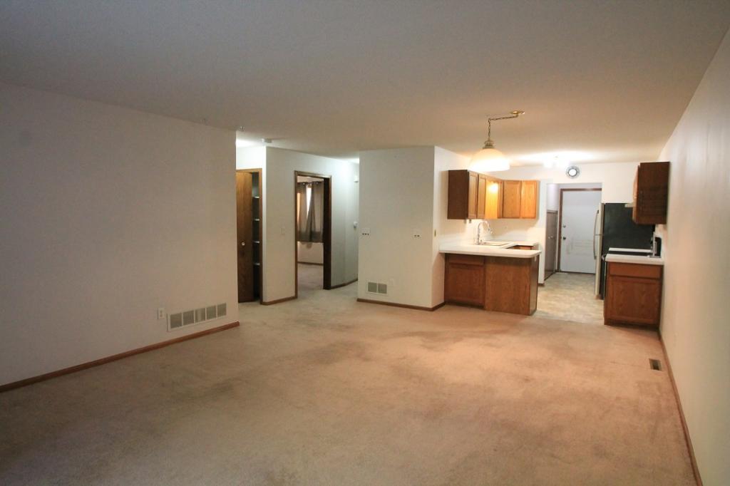 124 Ruth Street North, Unit 3 St. Paul, MN 55119 - Photo 6 of 11 Gallery Image 6
