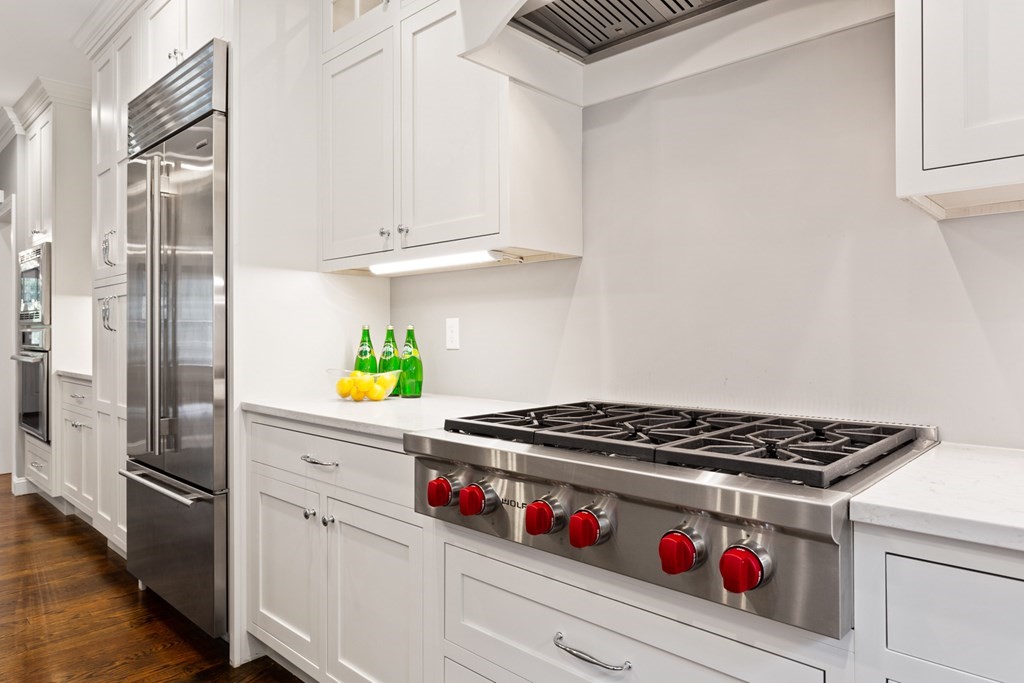 37 Whitewood Road Westwood, MA 02090 - Photo 11 of 40 Gallery Image 11