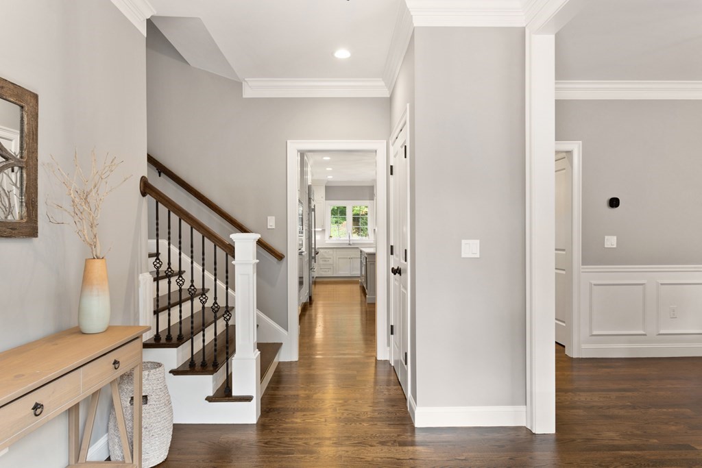 37 Whitewood Road Westwood, MA 02090 - Photo 3 of 40 Gallery Image 3