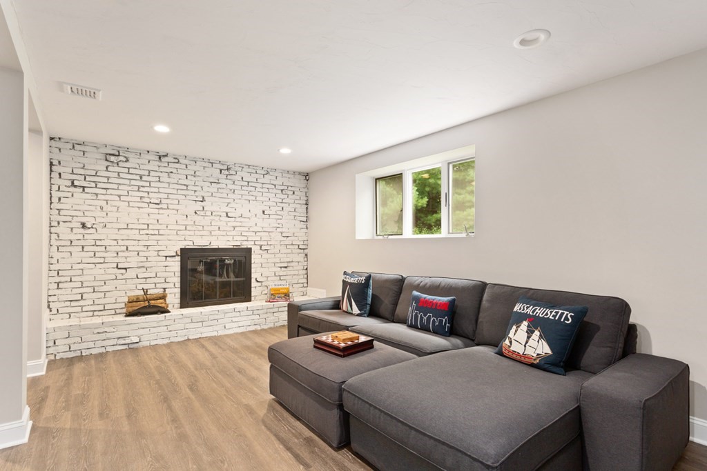 37 Whitewood Road Westwood, MA 02090 - Photo 34 of 40 Gallery Image 34