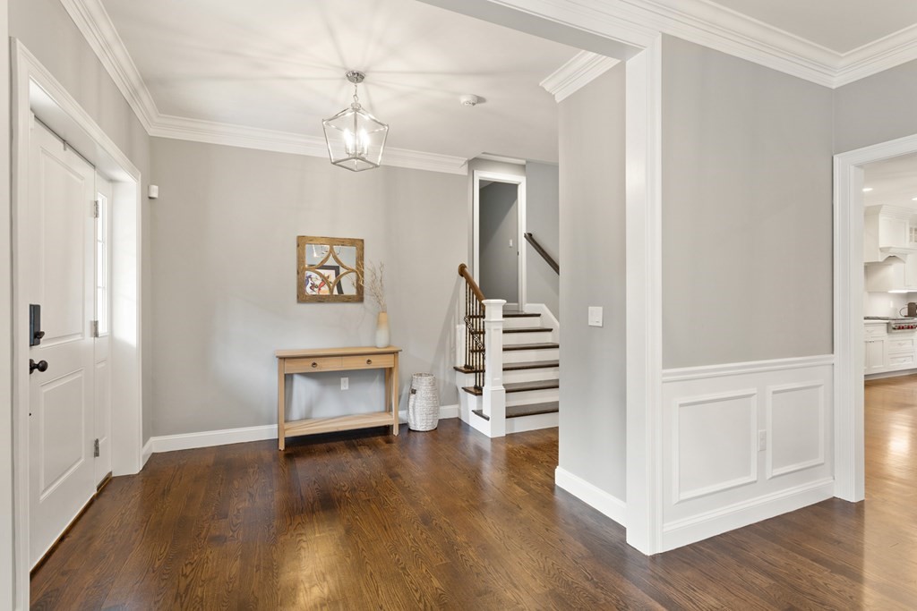 37 Whitewood Road Westwood, MA 02090 - Photo 4 of 40 Gallery Image 4