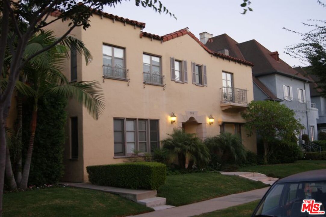 264 South Reeves Drive, Unit 101 Beverly Hills, CA 90212 - Photo 2 of 22