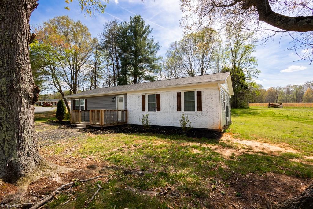 108 Sparrow Road Eden, NC 27288 - Photo 3 of 35
