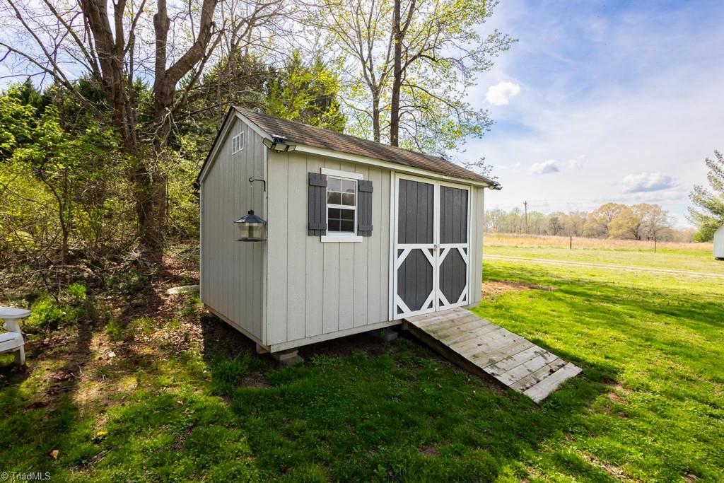 108 Sparrow Road Eden, NC 27288 - Photo 33 of 35
