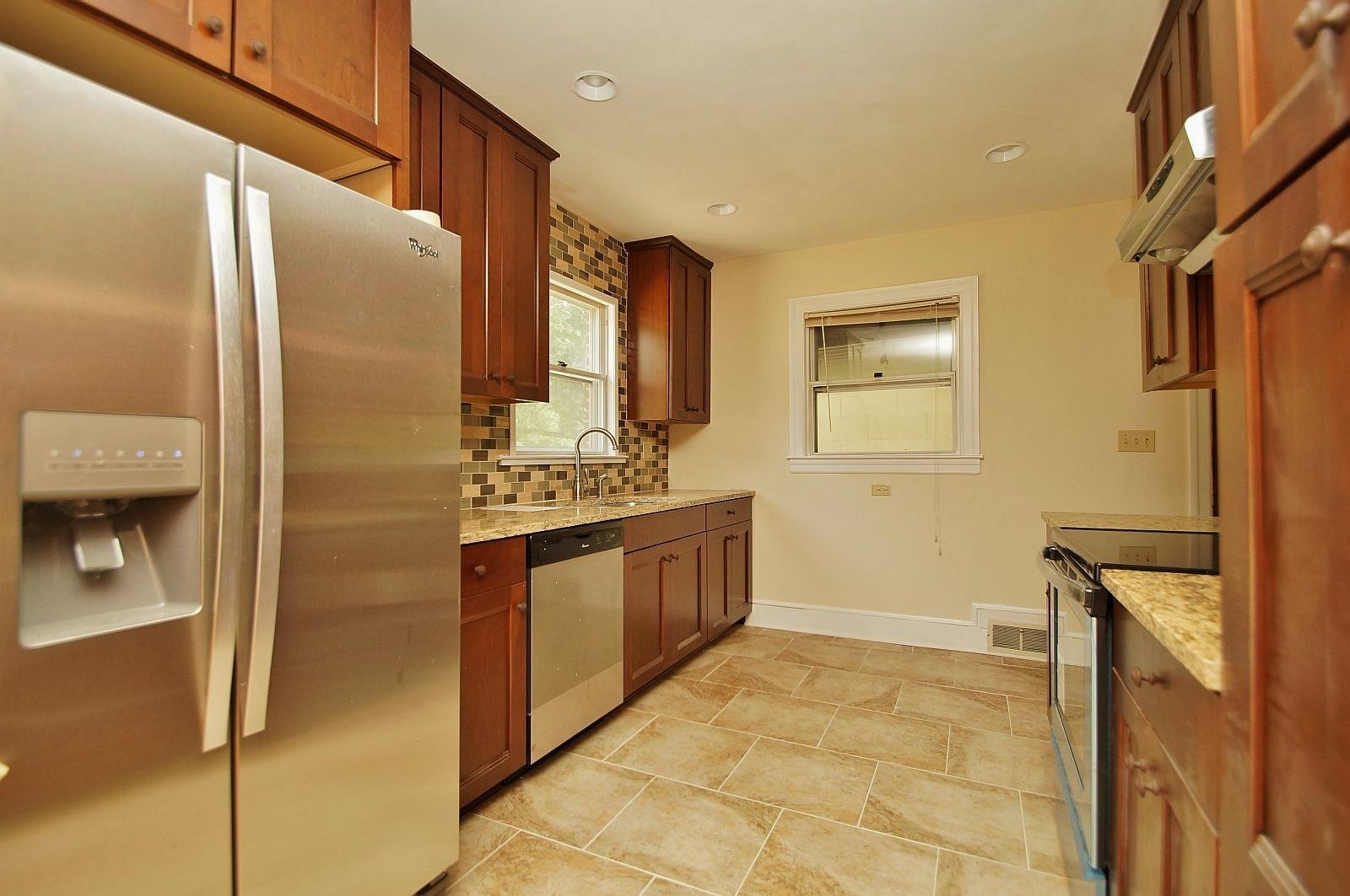 3323 Valentine Road Southwest Roanoke, VA 24018 - Photo 10 of 38 DSD_0018