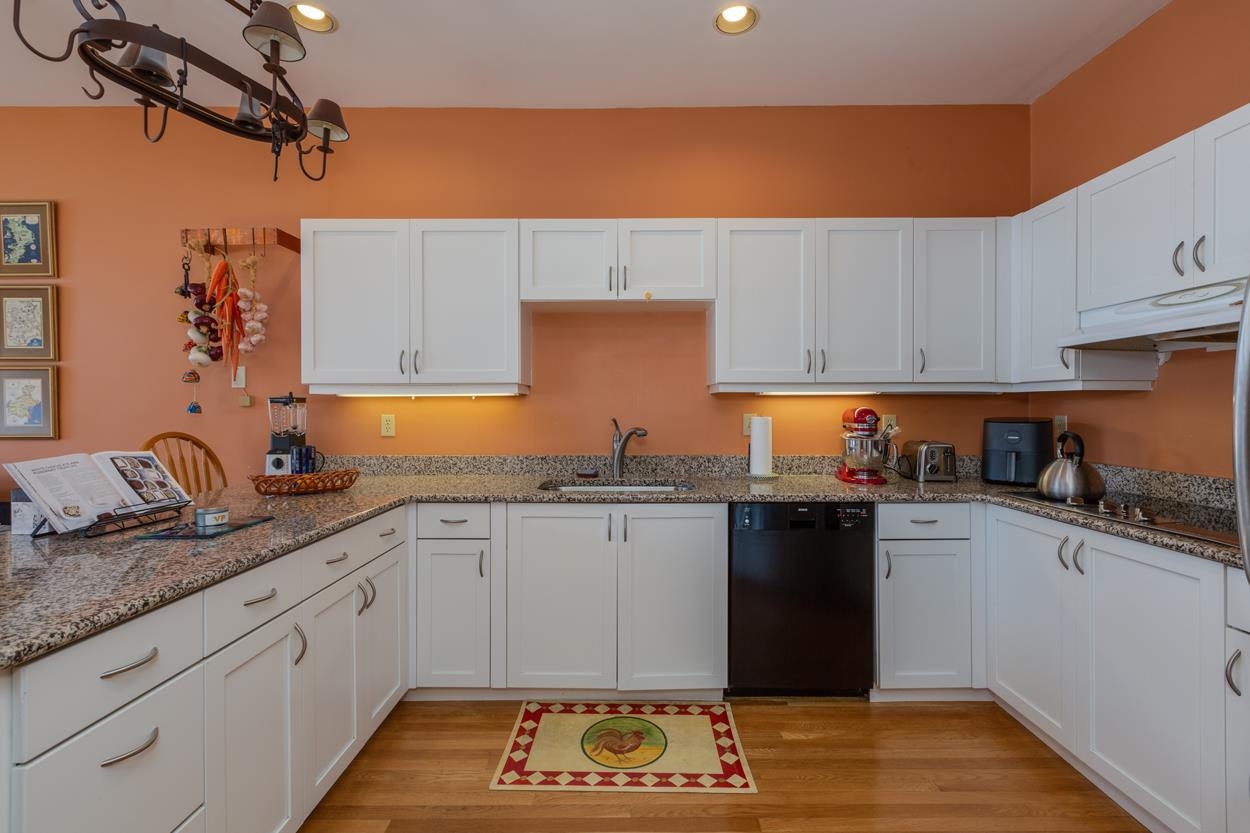 46 Cherry Hollow Road, Unit 61 Nashua, NH 03062 - Photo 12 of 40 Gallery Image 12