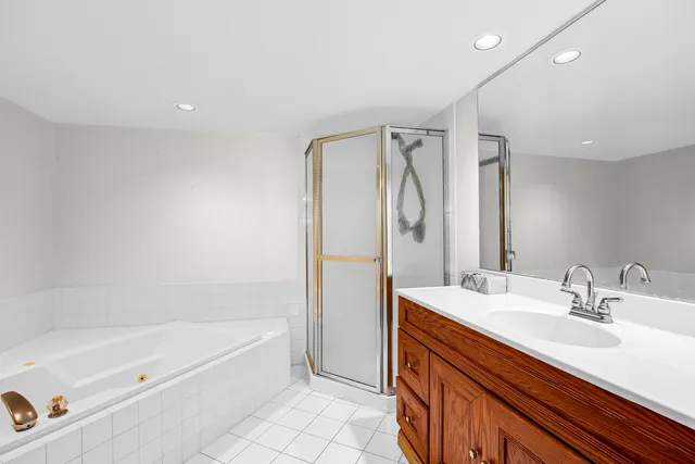 $229,000 | 6601 Martin France Circle, Unit 2A, Tinley Park, IL 60477