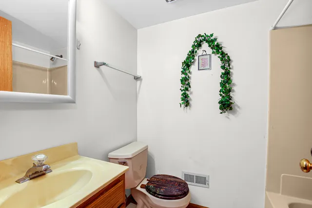 $229,000 | 6601 Martin France Circle, Unit 2A, Tinley Park, IL 60477