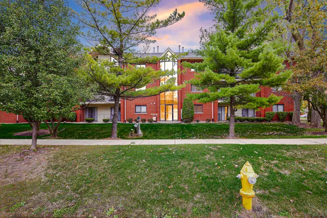 $229,000 | 6601 Martin France Circle, Unit 2A, Tinley Park, IL 60477
