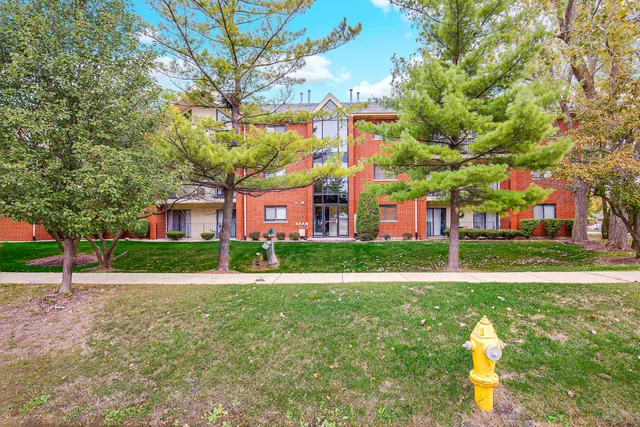 $229,000 | 6601 Martin France Circle, Unit 2A, Tinley Park, IL 60477