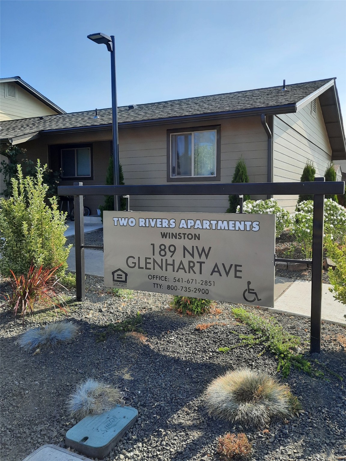 189 Northwest Glenhart Avenue Winston, OR 97496 - Photo 1 of 7 a front view of a house