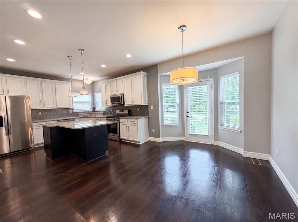 819 Harding Street St. Peters, MO 63376 - Photo 2 of 29