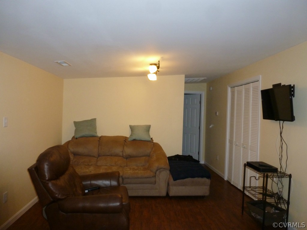 18010 Sandy Ford Road Petersburg, VA 23803 - Photo 20 of 24 Gallery Image 20