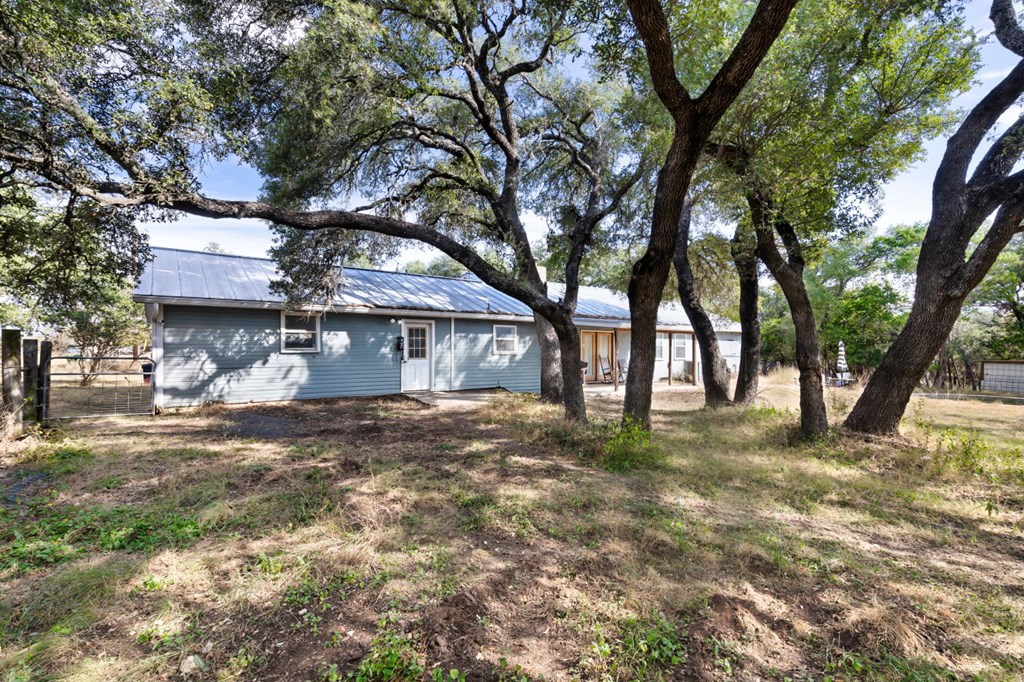 393 Marschall Creek Road Fredericksburg, TX 78624 - Photo 6 of 25