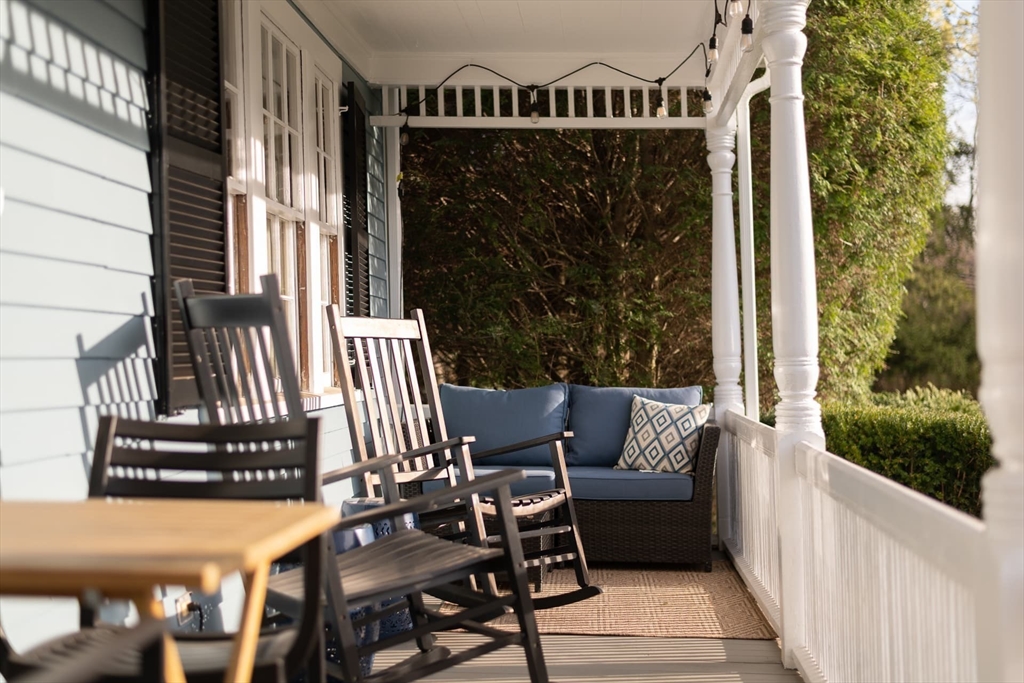 20 Maple Road Weston, MA 02493 - Photo 7 of 42