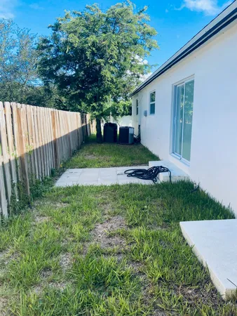 $3,995 | 615 Northeast 2nd Avenue, Delray Beach, FL 33444