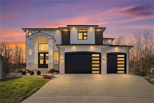 $620,000 | 2009 Ridge Tree Lane, Pleasant Hill, MO 64080