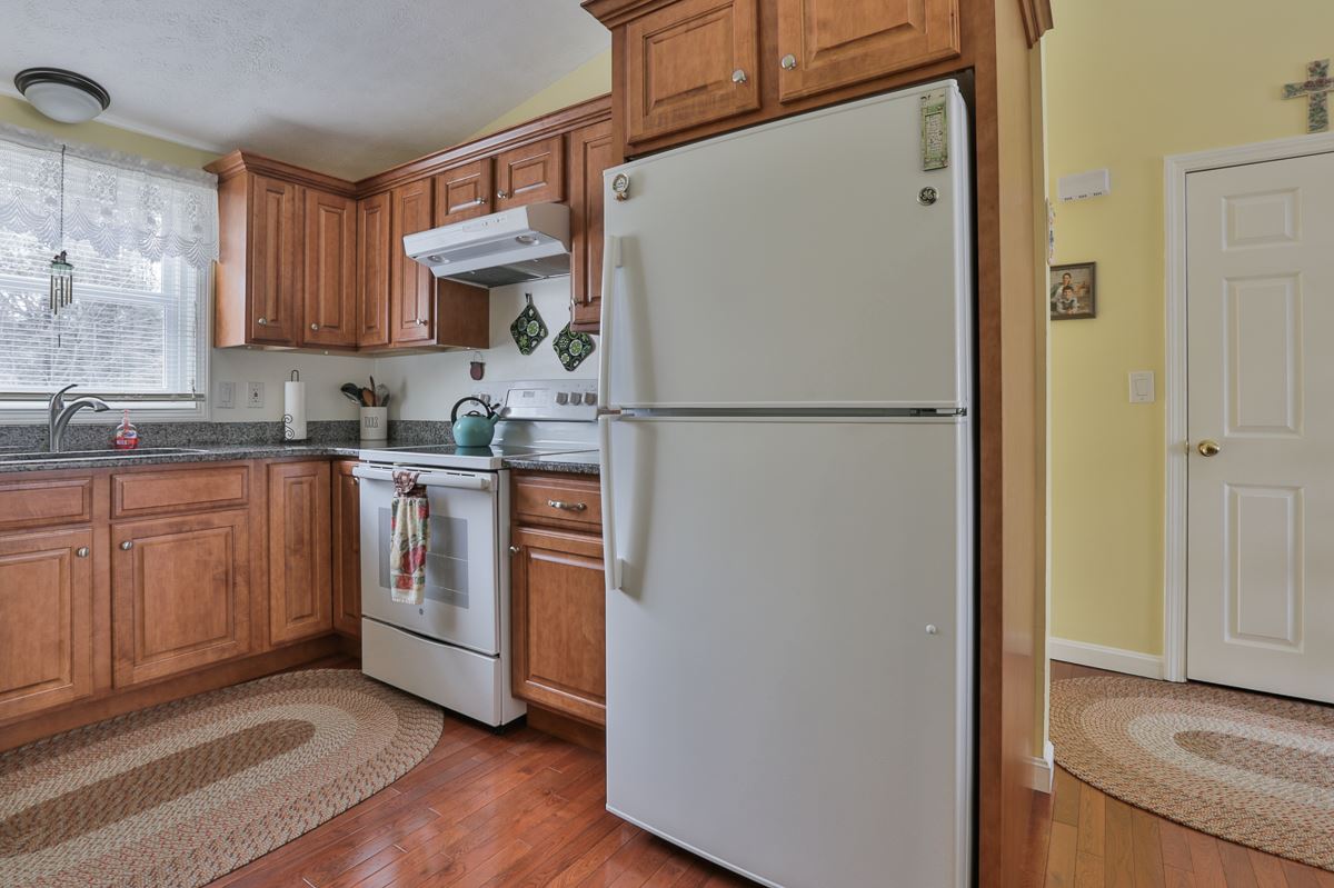 168 Morse Road Manchester, NH 03104 - Photo 2 of 29 Gallery Image 2