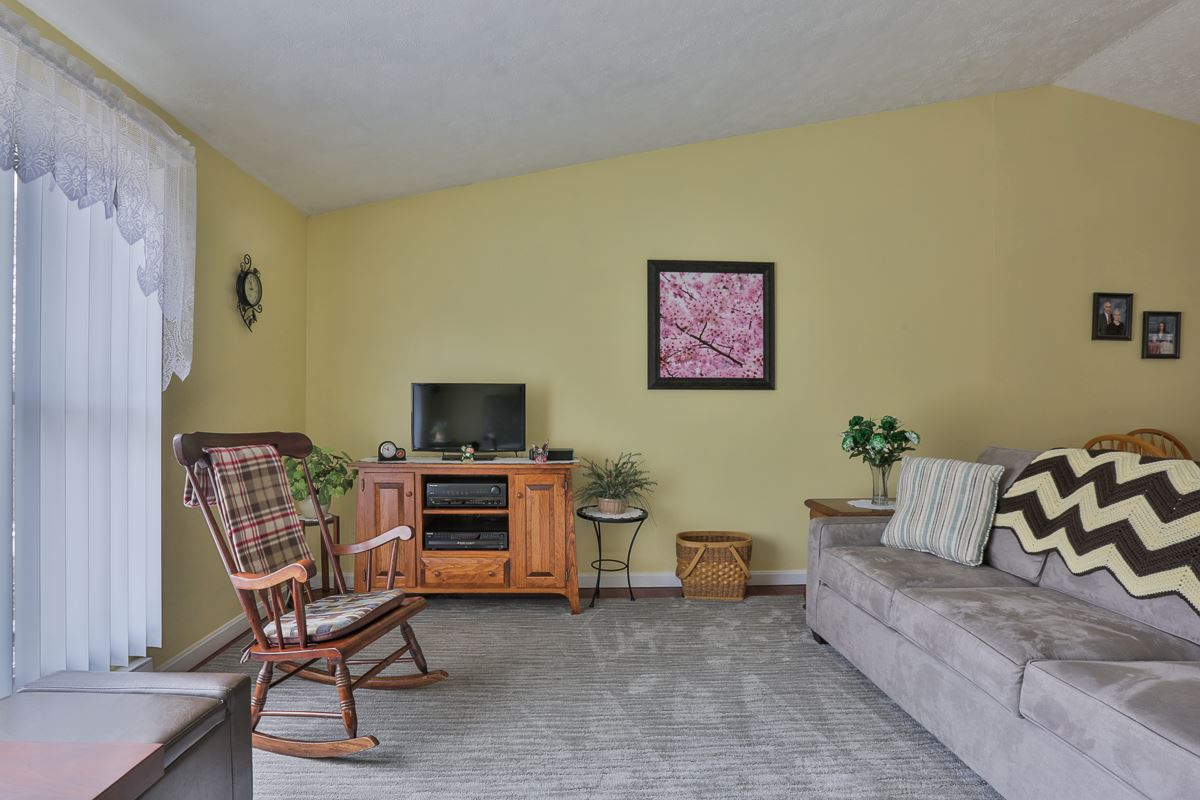 168 Morse Road Manchester, NH 03104 - Photo 12 of 29 Gallery Image 12