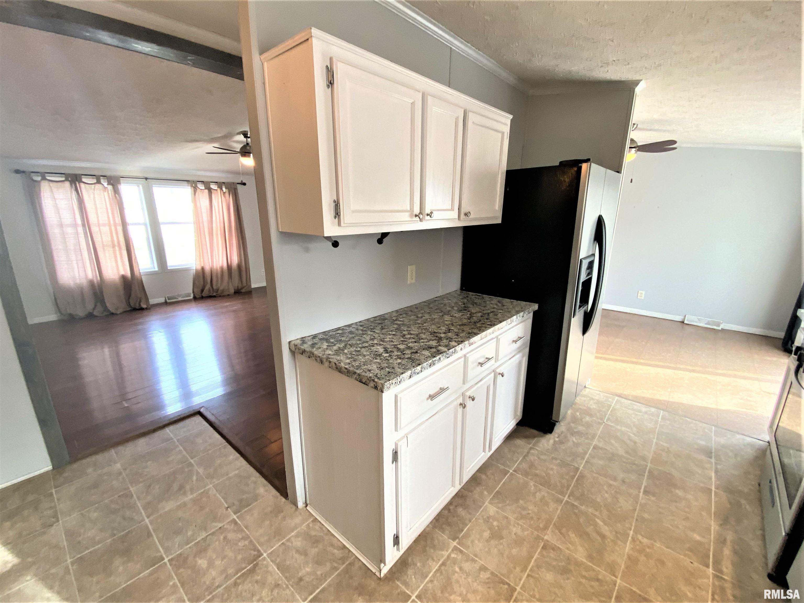 254 Austin Avenue Flora, IL 62839 - Photo 17 of 49 Gallery Image 17