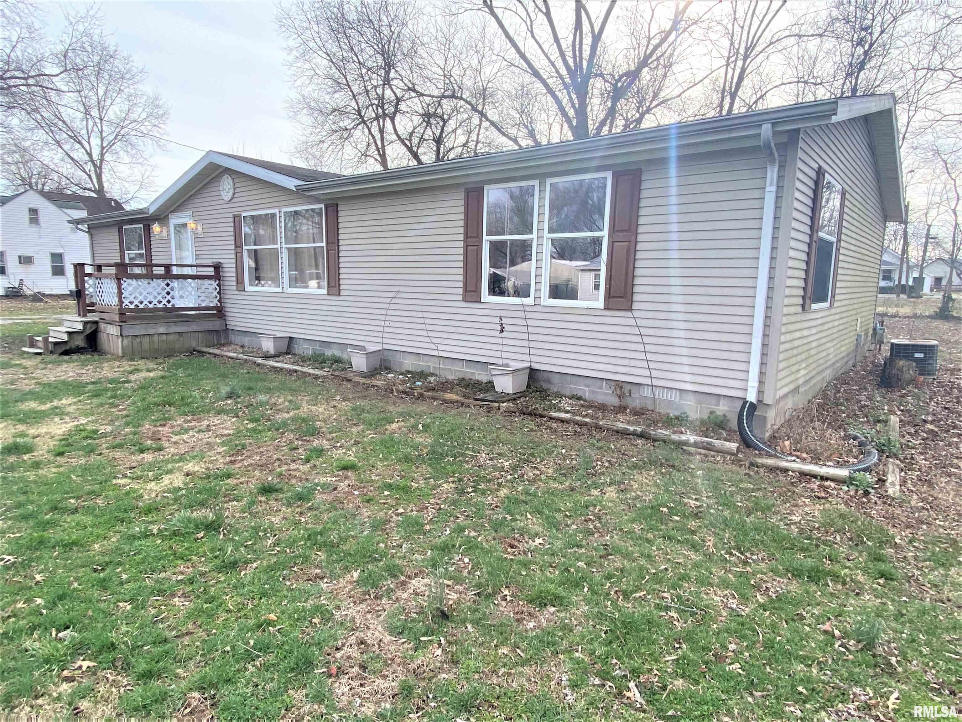 254 Austin Avenue Flora, IL 62839 - Photo 3 of 49 Gallery Image 3