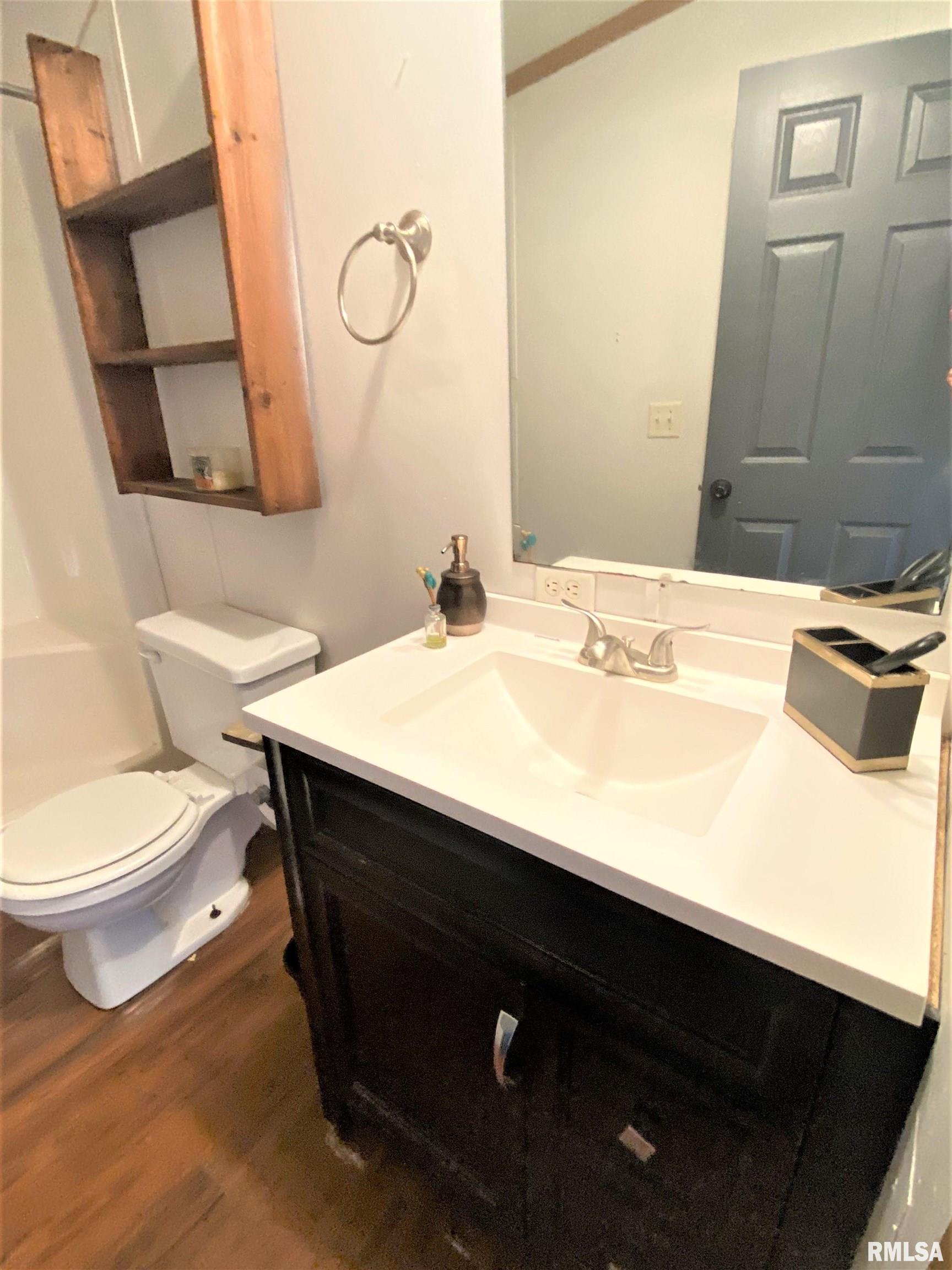 254 Austin Avenue Flora, IL 62839 - Photo 35 of 49 Gallery Image 35