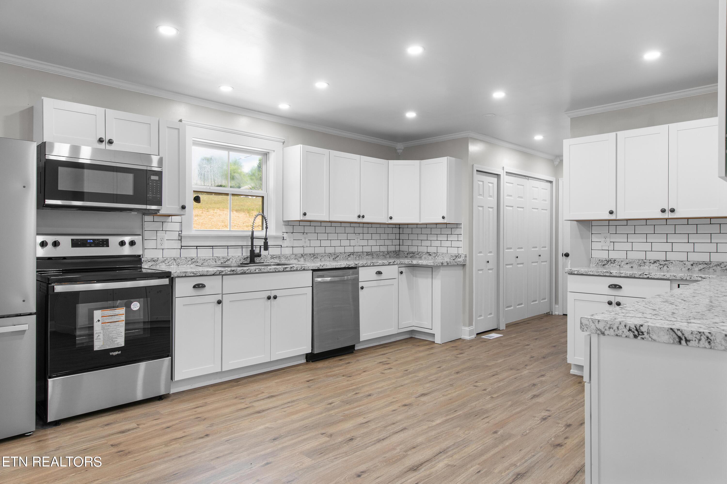 105 Agape Lane Heiskell, TN 37754 - Photo 4 of 25 030A9434