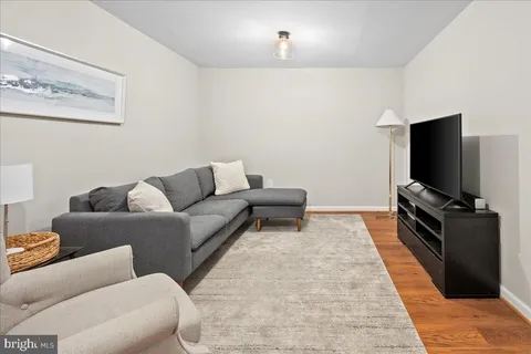 $1,100,000 | 1912 North Daniel Street, Arlington, VA 22201