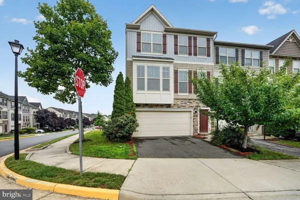 $3,495 | 42691 Galbraith Square, Broadlands, VA 20148