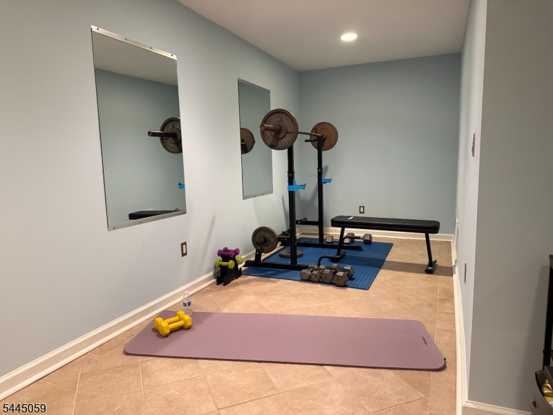 1602 Appleton Way Whippany, NJ 07981 - Photo 21 of 23