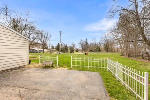 $299,900 | 320 River Street, Hillsdale, MI 49242