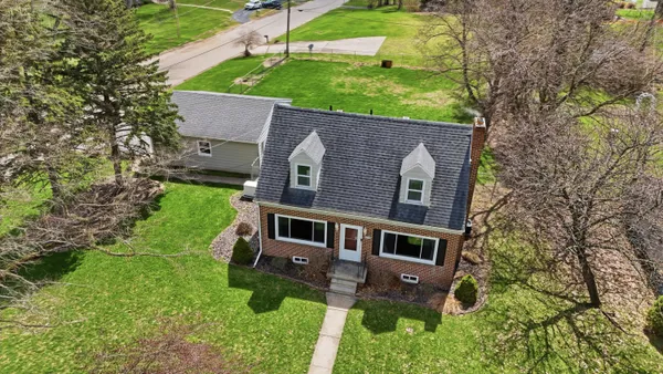 $299,900 | 320 River Street, Hillsdale, MI 49242