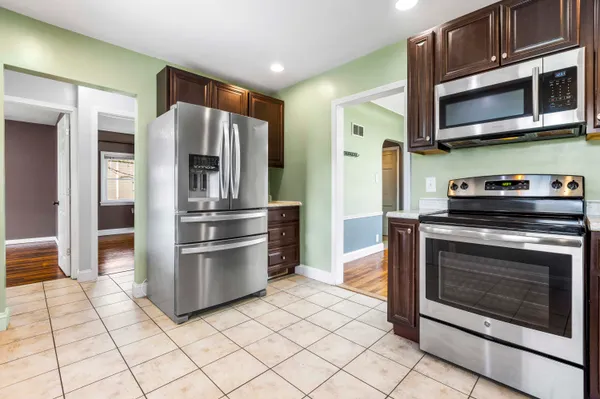 $299,900 | 320 River Street, Hillsdale, MI 49242