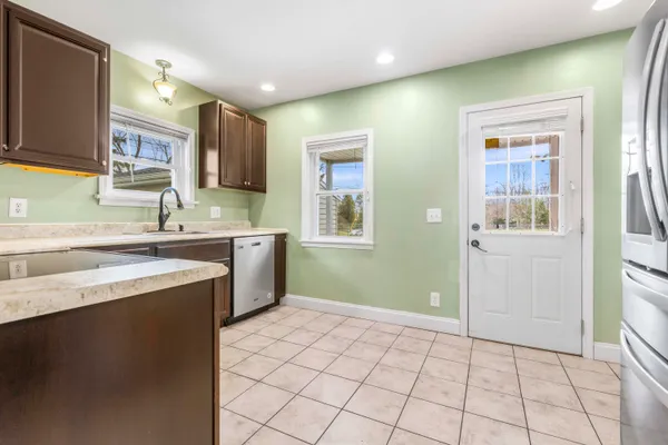 $299,900 | 320 River Street, Hillsdale, MI 49242