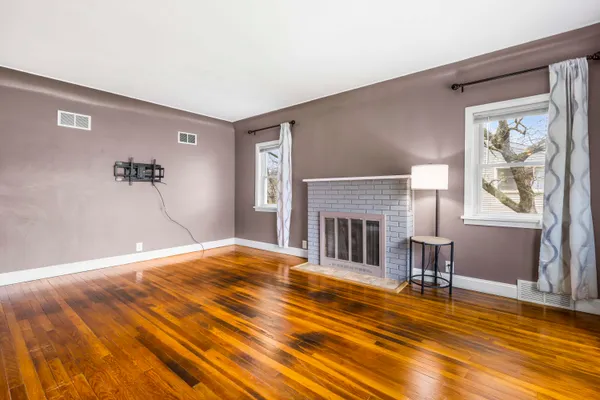 $299,900 | 320 River Street, Hillsdale, MI 49242