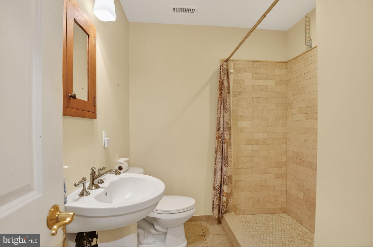 4610 Backlick Road Annandale, VA 22003 - Photo 14 of 25