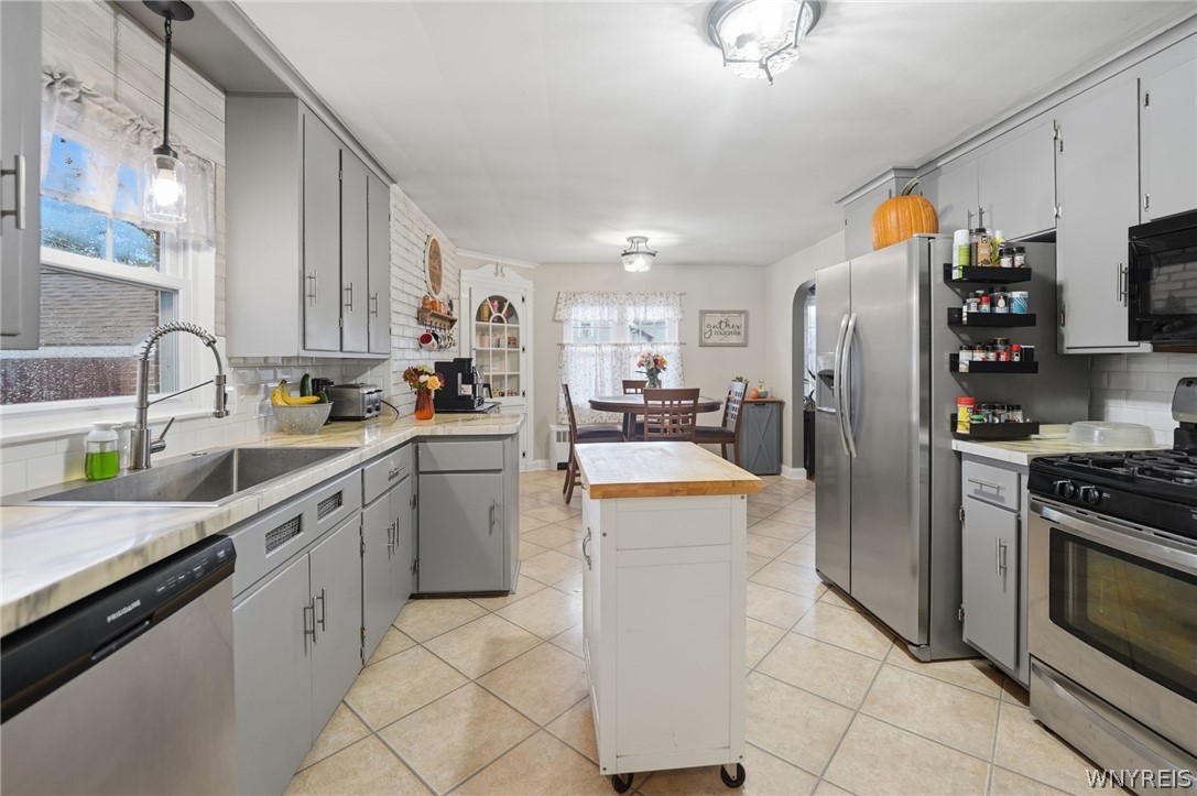 3 Lombardy Street Lancaster, NY 14086 - Photo 8 of 29