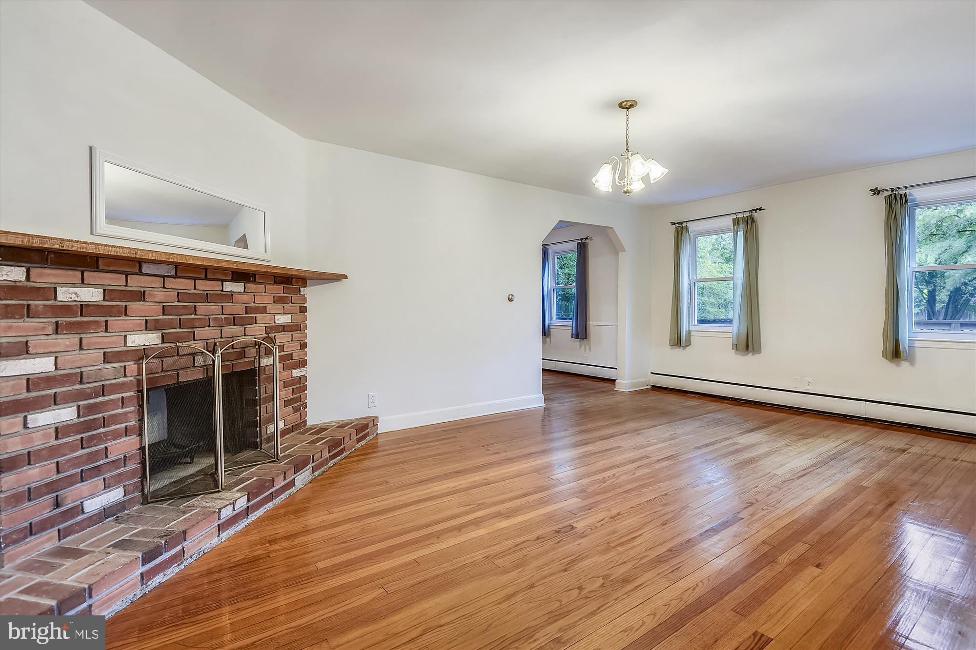 1137 Hampton Road Annapolis, MD 21409 - Photo 11 of 61 Liv Rm w/Fireplace, Hardwood Floor & Overhead Lt.