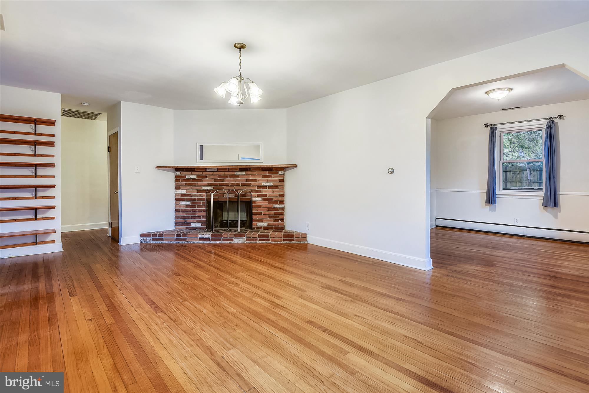 1137 Hampton Road Annapolis, MD 21409 - Photo 3 of 61 Living Room w/arched entrance into Dining Room