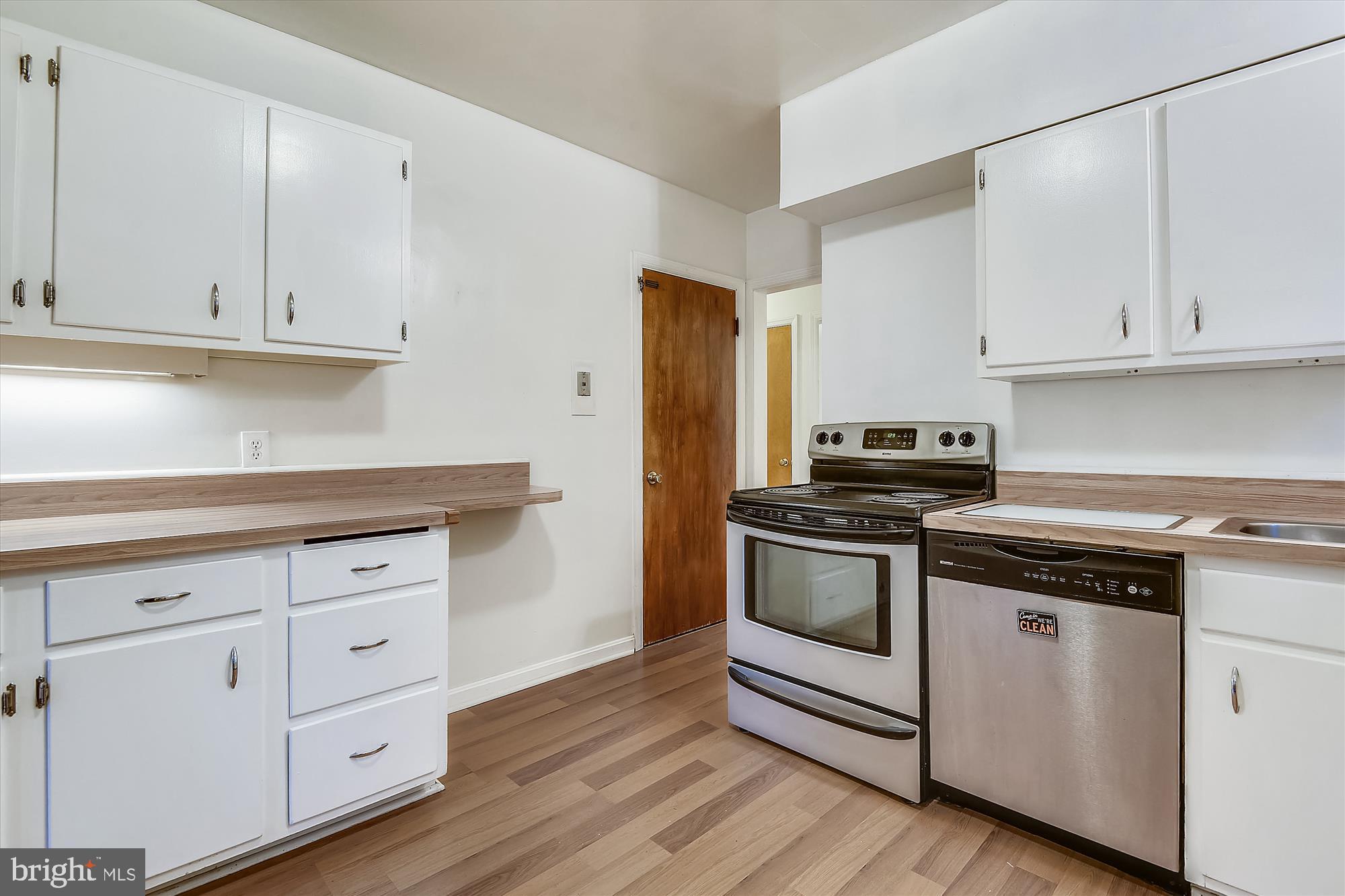 1137 Hampton Road Annapolis, MD 21409 - Photo 4 of 61 Kitchen has Stainless Steel Appliances
