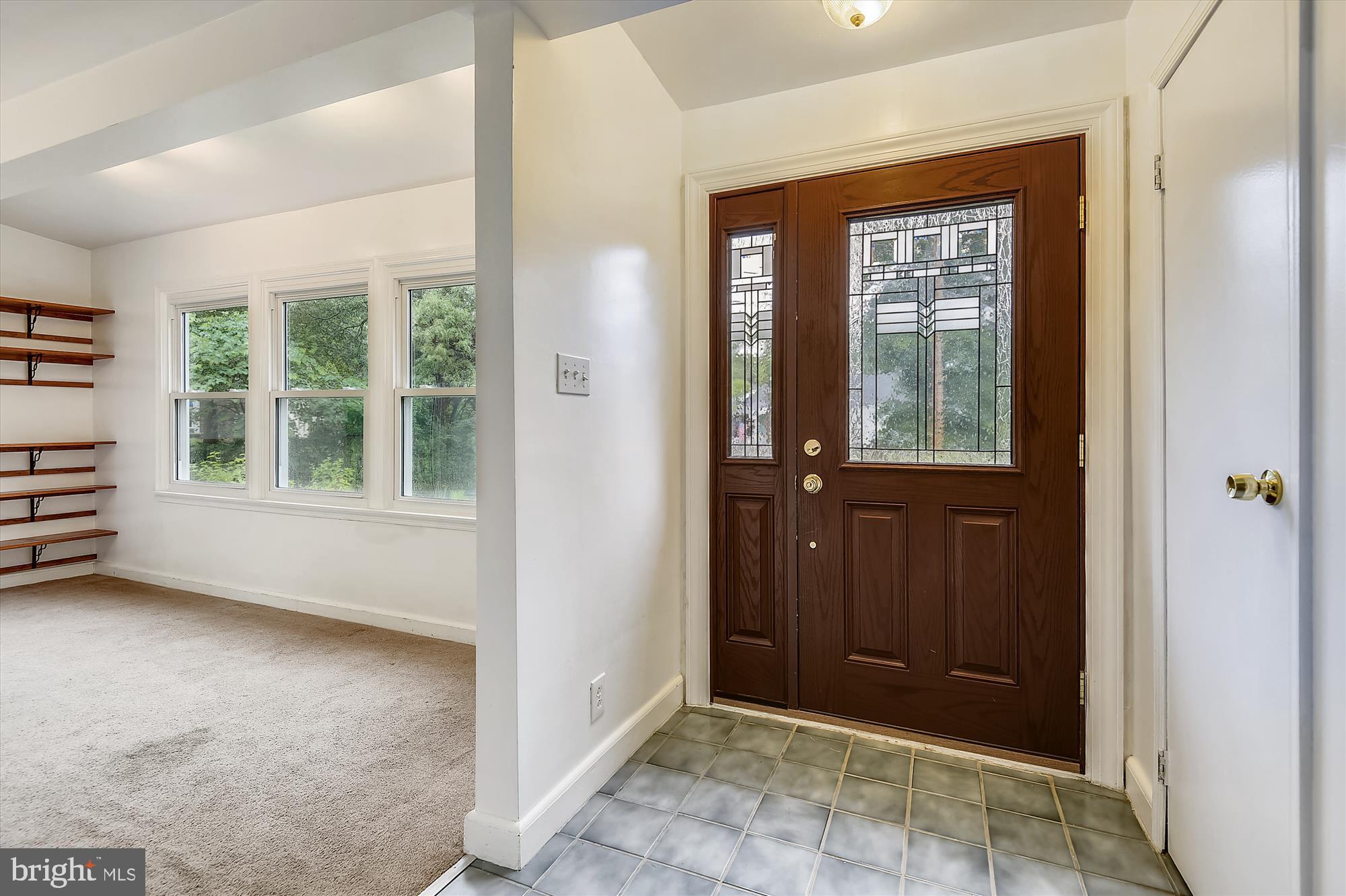 1137 Hampton Road Annapolis, MD 21409 - Photo 7 of 61 Foyer w/Insulated Steel Door with Leaded Glass