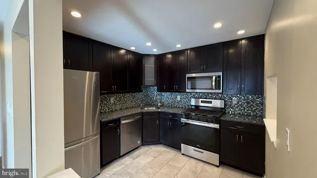 $2,350 | 81 Willow Court, Hamilton, NJ 08619