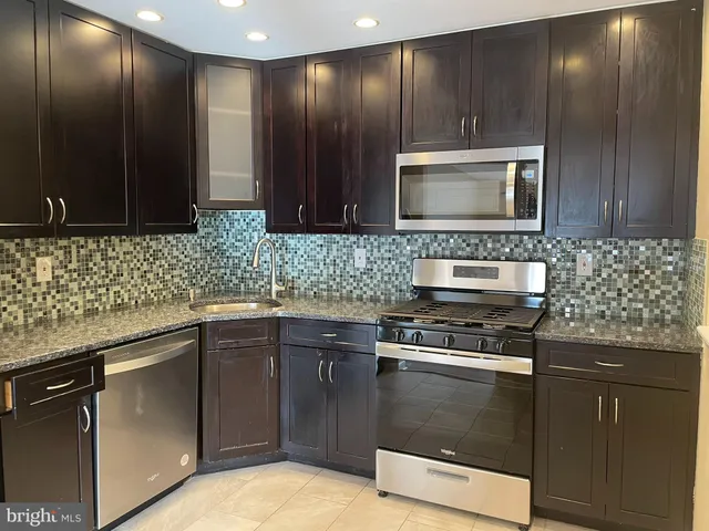 $2,350 | 81 Willow Court, Hamilton, NJ 08619