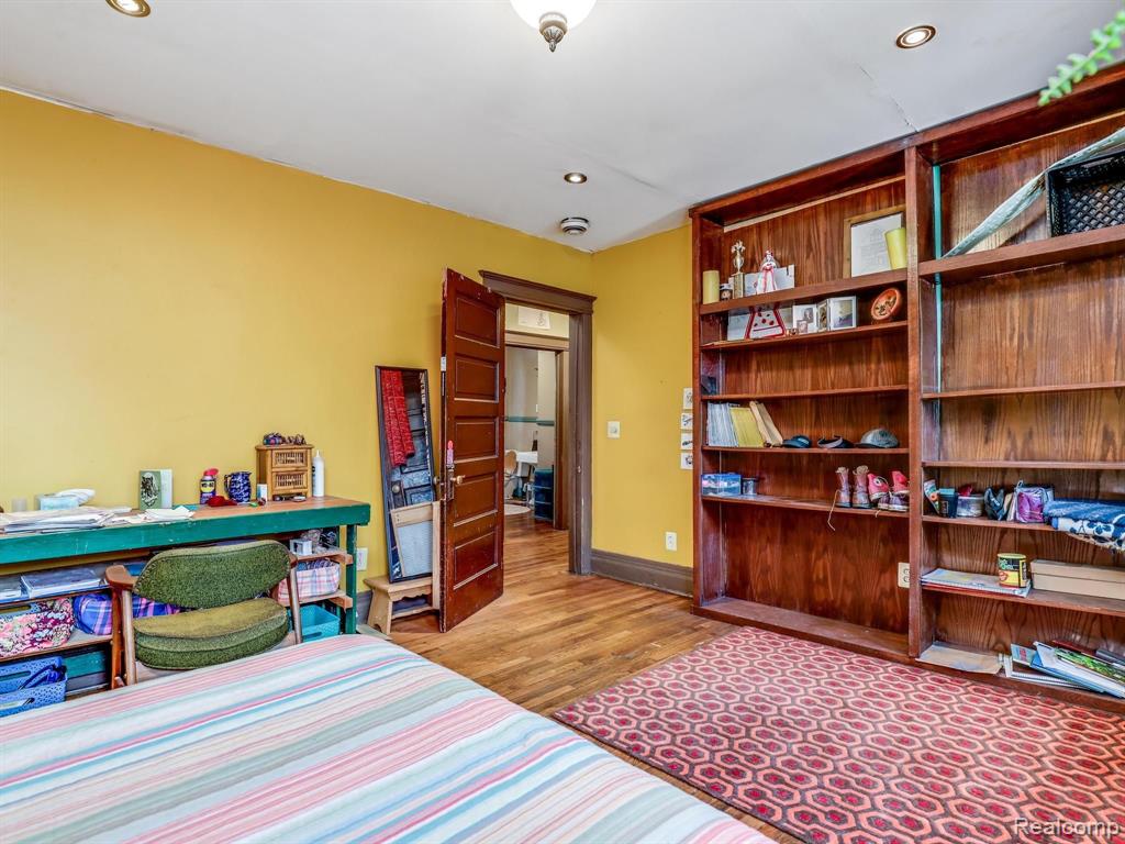 899 Webb Street Detroit, MI 48202 - Photo 25 of 40