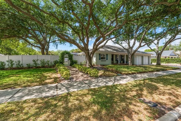 $1,275,000 | 500 Ponce De Leon Boulevard, Belleair, FL 33756