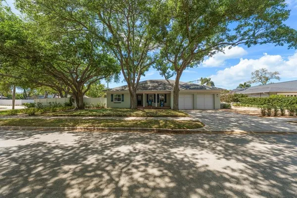 $1,275,000 | 500 Ponce De Leon Boulevard, Belleair, FL 33756